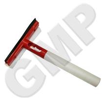 GMPXHA02 - Ablaktisztító műanyag nyéllel 215x215
